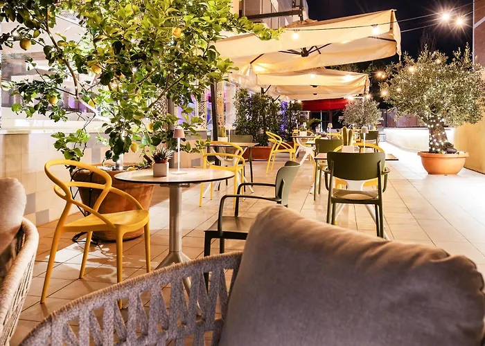 Adesso Hotel