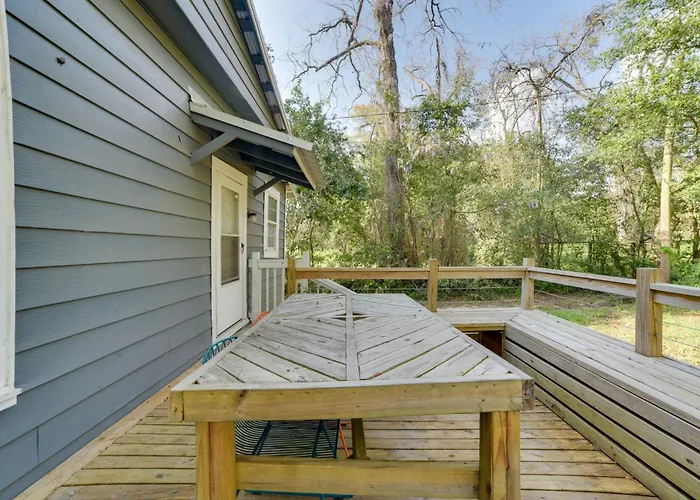 Cozy Thomasville Cottage - Walk To Downtown!