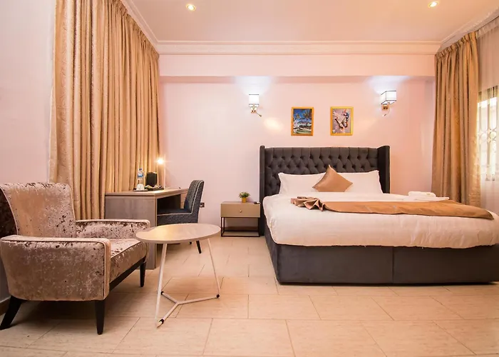 Marchforte Courtyard Hotel & Suites