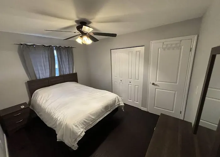 Full House - 5 Bed, 2 Bath - East
