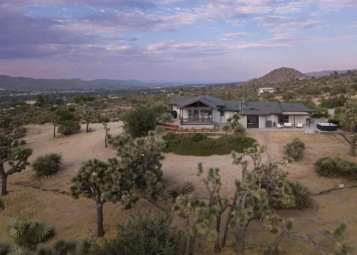 Modern Mosaics- Joshua Tree Chef Home On Hill Spa