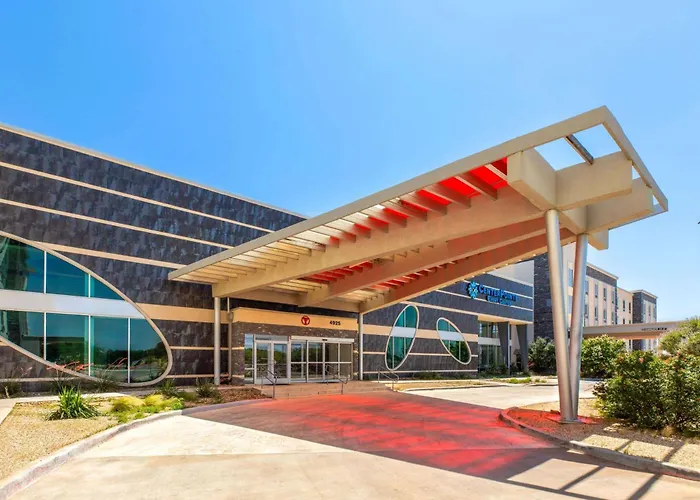 Days Inn & Suites By Wyndham Lubbock Medical Center