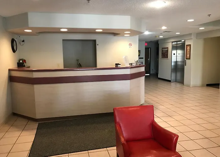 Chadron Inn & Suites