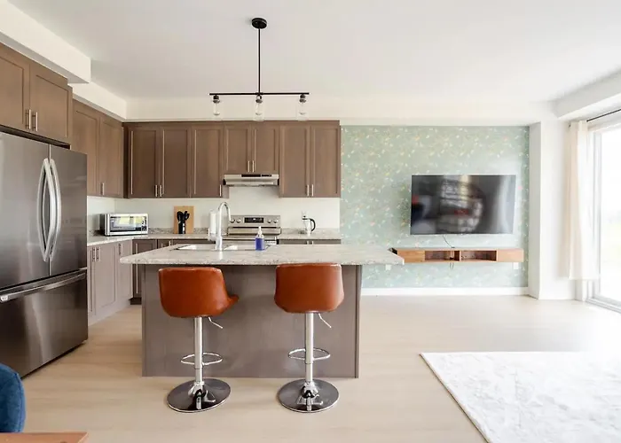 Stylish 4Br Fast Wifi Sleeps 10