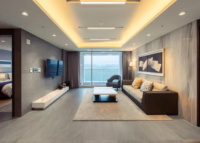 Venezia Hotel And Suite