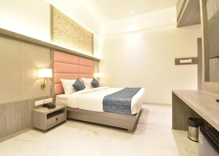 Glitz Hotels La Dahlia - Premium