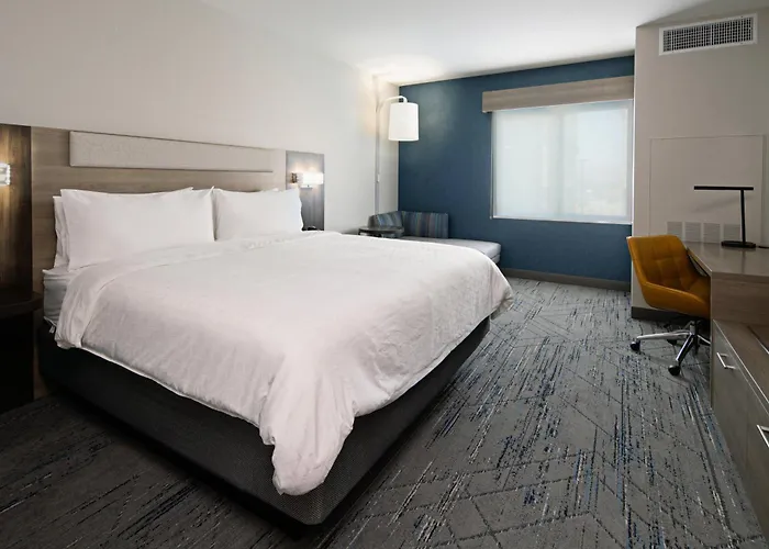 Holiday Inn Express & Suites - Valencia - Santa Clarita By Ihg