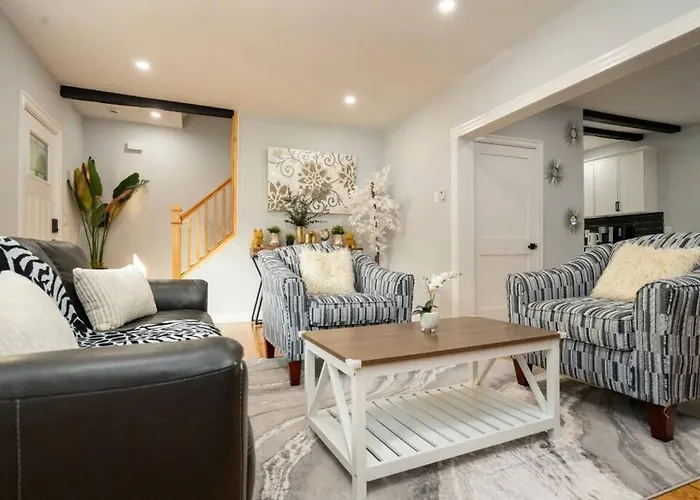 New Renovation Cozy House In Worcester