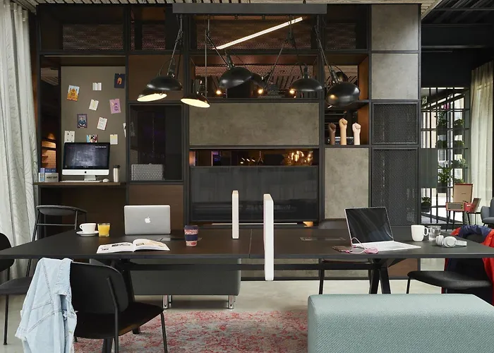 Moxy York
