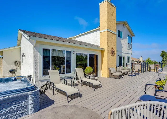 Vallejo Home W/ Spacious Deck, Hot Tub & Views