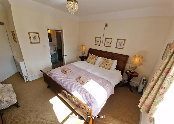 Cambus O' May Traditional Highland Hotel