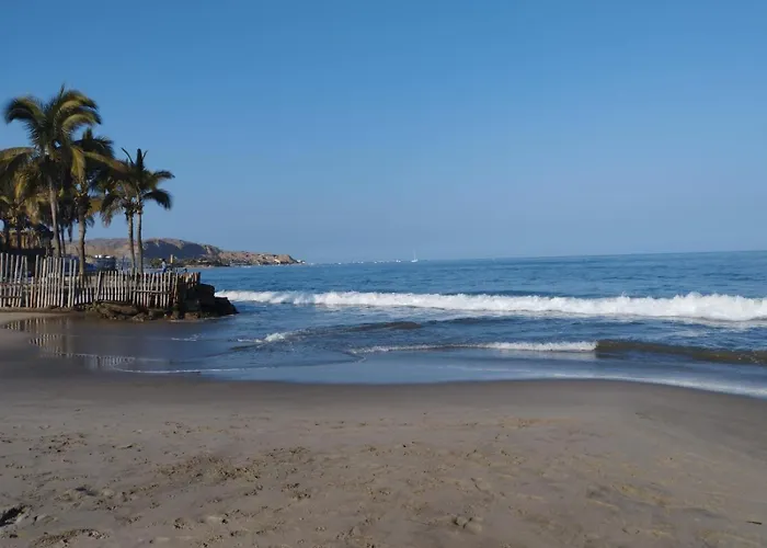 Los Almendros de Máncora