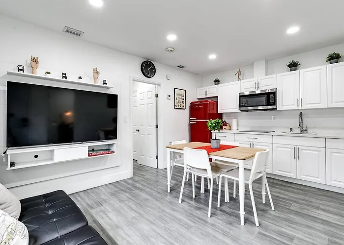 North Miami Beach Suite
