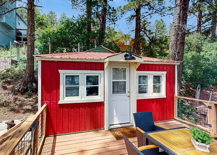 Lakefront Cabin Retreat
