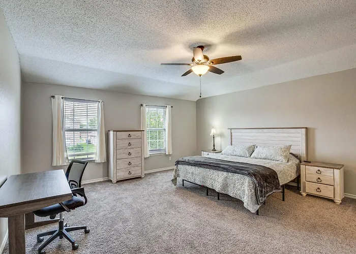 Pet-Friendly Allen Home ~ 30 Mi To Dallas!