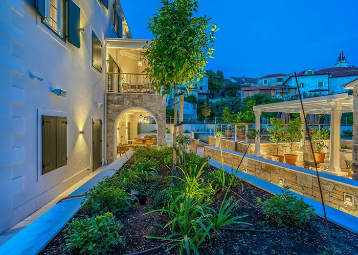 Hotel Brattia, Adults Only