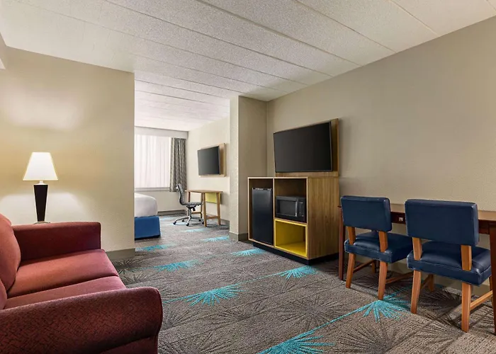 Days Hotel By Wyndham Allentown Airport / Lehigh Valley