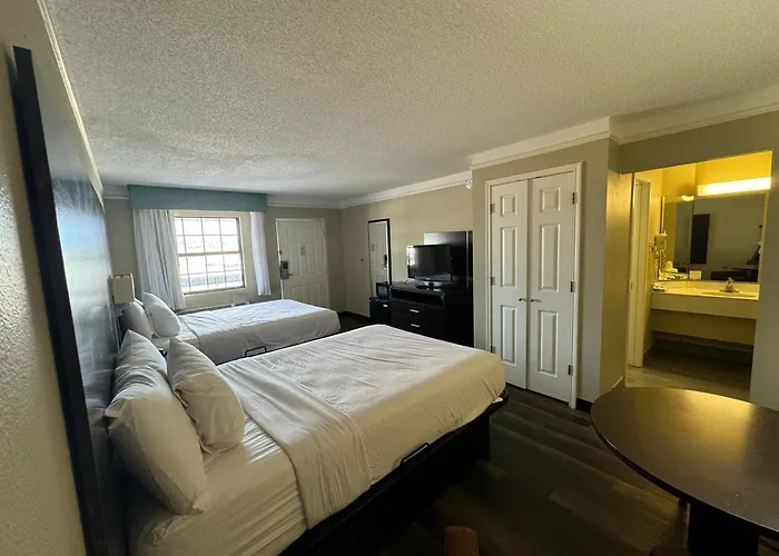 Quality Inn & Suites Tuscaloosa Near University
