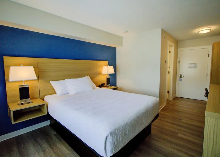 Baymont By Wyndham Gold River