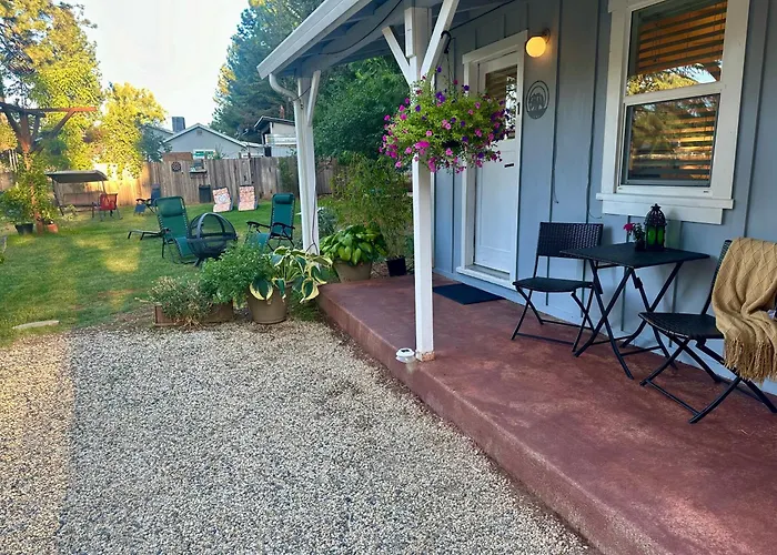 The Pines Inn And Cottages