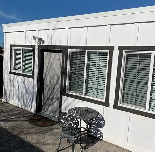 Private Cozy Retreat Near Downtown Salinas!