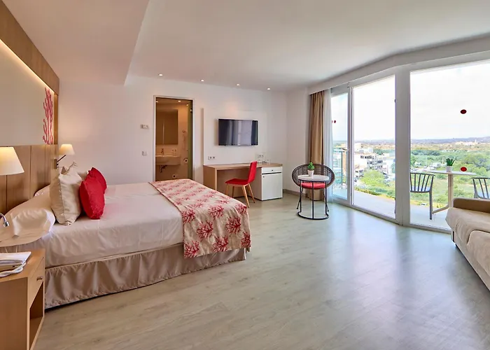 Universal Hotel Perla