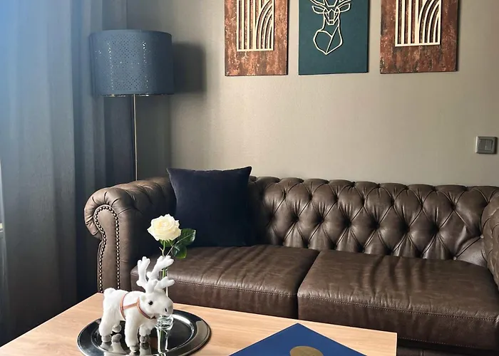 Hotel Golden Circle Suites