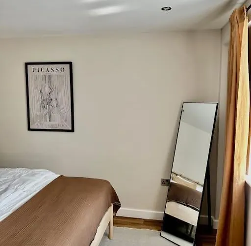 Charming 1 Bed - Near Marlow