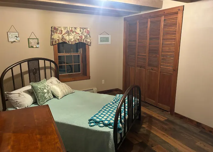 Farmhouse Cabin