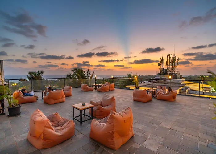 Whoopers Boutique Hotel Morjim