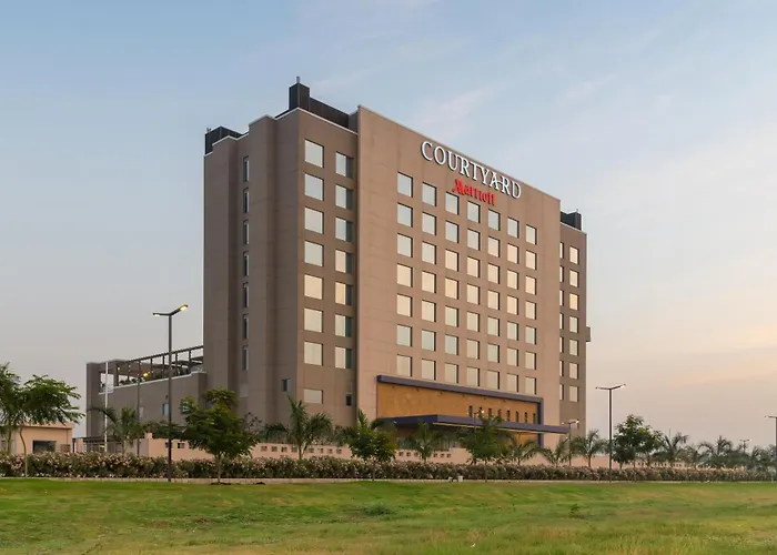 Courtyard By Marriott Surat