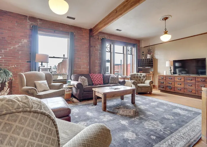 1 Mi To Uw: Historic Laramie Apt