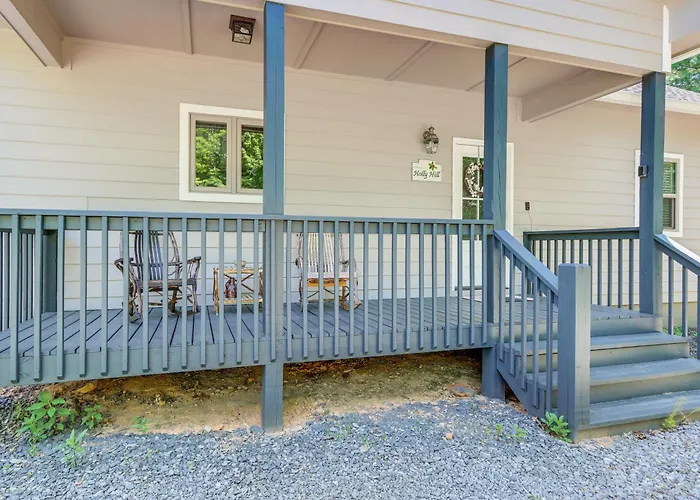Deck, Fire Pit & Fireplace: Murphy Forest Retreat