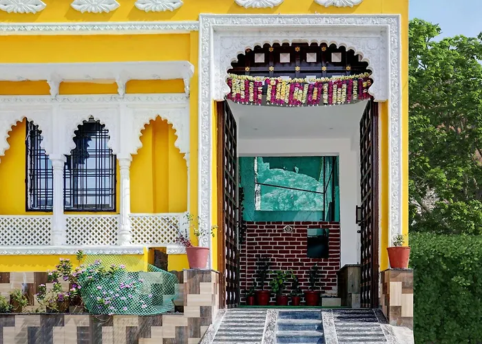 SPOT ON Hotel Raj Villa