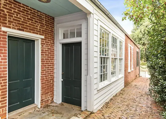 1864 Little Brick - 1 Bed, 1 Bath, Full Kitchen, Pet Friendly With Fee, Washer & Dryer