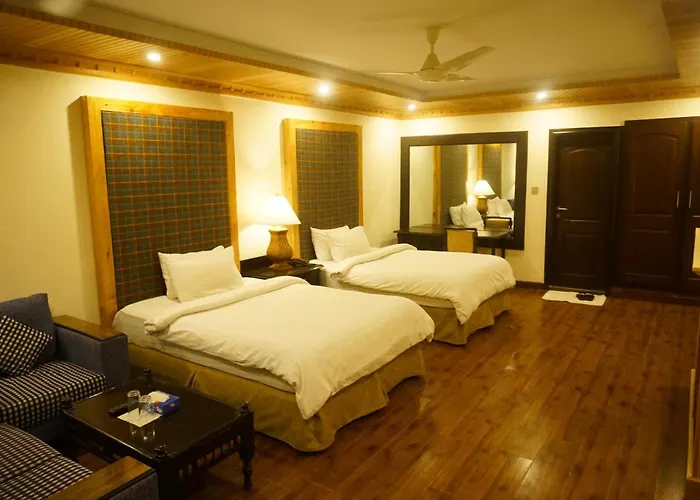 Cedarwood Hotel&Resort