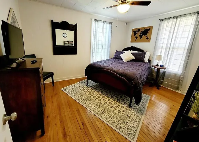 Apple Hill Bungalow, Family And Pet Friendly!