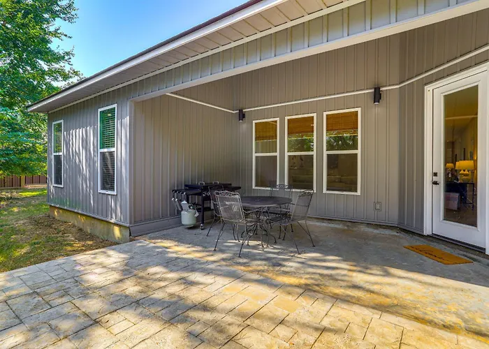 Spacious Heber Springs Home - Easy Marina Access!