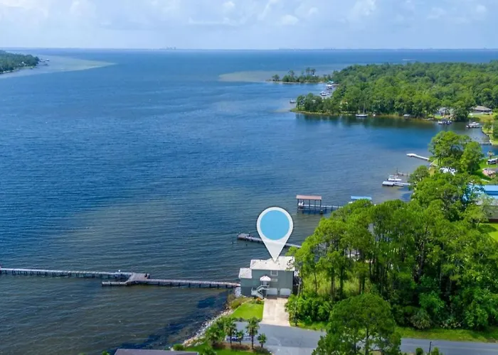 Featured On Hgtv'S My Lottery Dream Home! Private Dock, 15 Minute Boat Ride To Crab Island, 20 Minute Drive To Destin, Pet Friendly