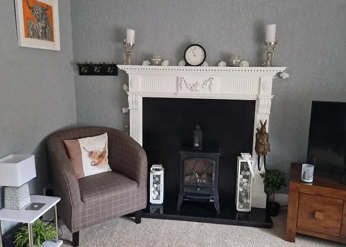Bonnie Taigh With Free Parking 24 Hours