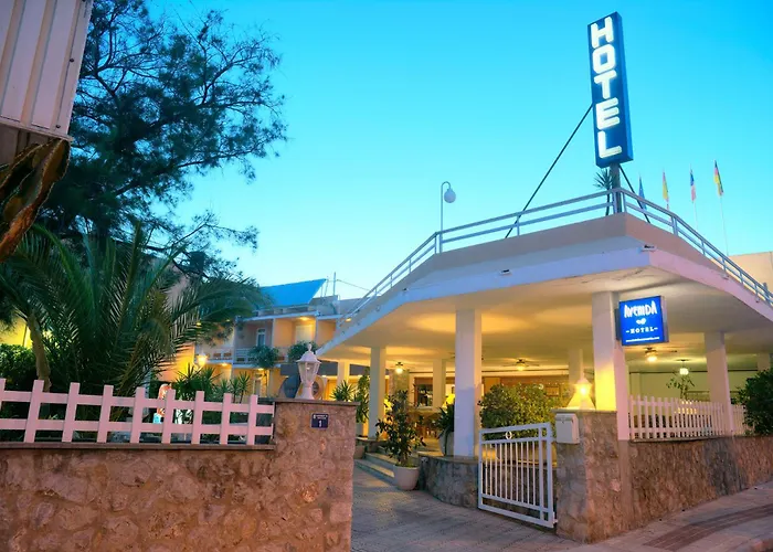 Eco Avenida Hotel&Parking