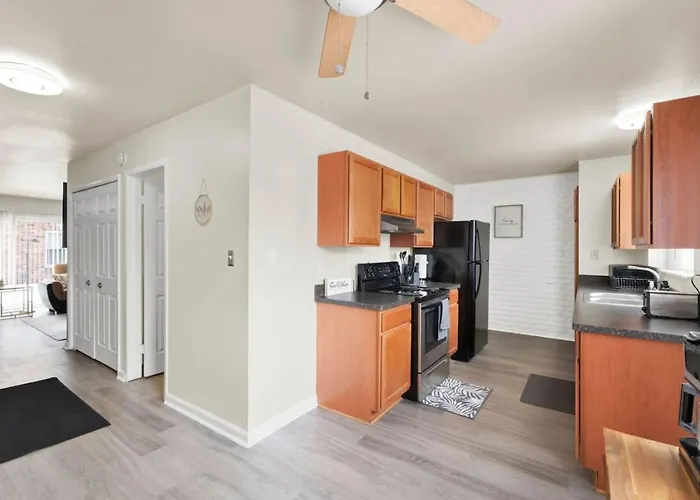 Sterling Heights Tranquil Retreat