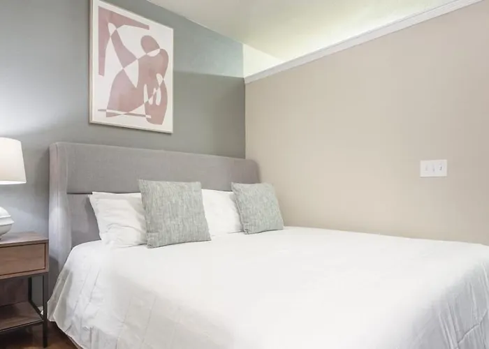 Landing Modern Apartment With Amazing Amenities