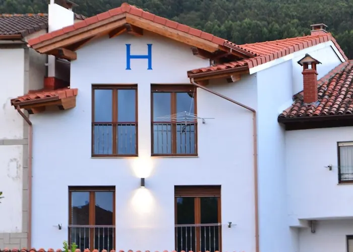 Villa de Salas Alojamientos