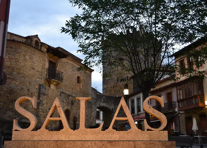 Villa de Salas Alojamientos