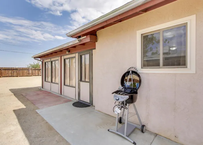 Pet-Friendly Ridgecrest Home Near Ohv Trails!