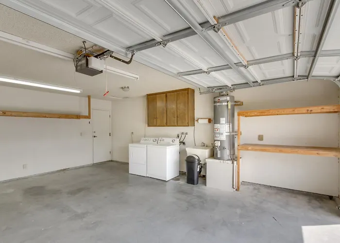 Pet-Friendly Ridgecrest Home Near Ohv Trails!