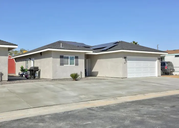 Refreshing And Spotless 4 Bathrooms 22