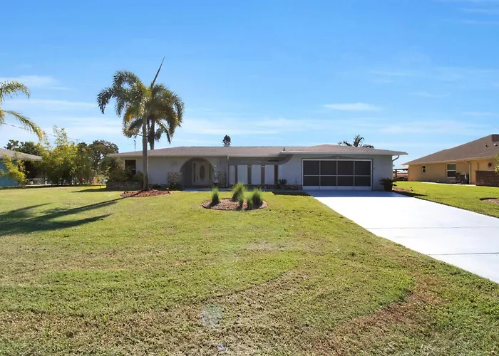 Pet Friendly Canal Front 3-Bedroom Grand Villa With Pool, Linai And Dock