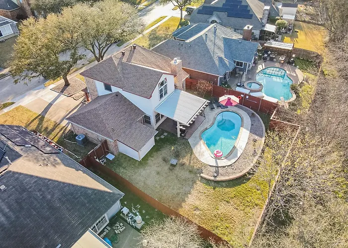Glamorous 4Br 2,5Ba Holiday Home With Pool, Game Room & Fire Pit